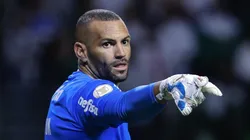 Ettore Chiereguini/AGIF/ "Um jogador que pensa diferente, raramente ele faz o comum"; Weverton deixa clubismo de lado e se rende a titular do Santos.