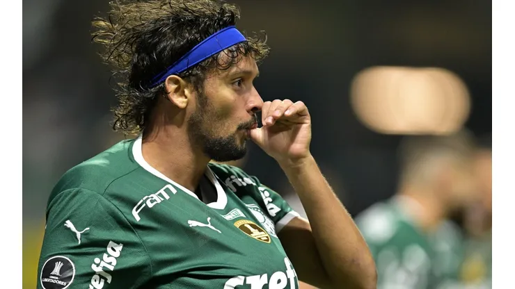 Foto: Pedro Vilela/Getty Images - Scarpa vai sair em dezembro e nem mesmo Tabata foi o bastante para convencer torcida do Palmeiras