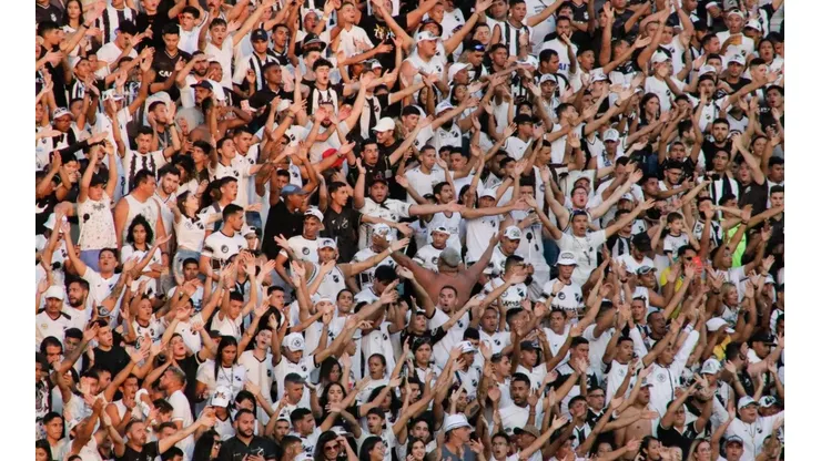 Foto: Augusto Ratis/AGIF: Torcida do ABC esgotou os ingressos contra o Vitória