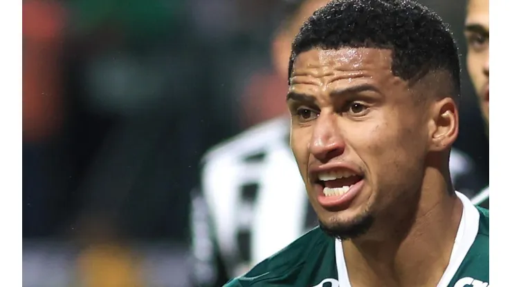 Foto: Marcello Zambrana/AGIF - Murilo acabou expulso e prejudicou o Palmeiras.