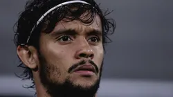 - Gustavo Scarpa, meio-campista