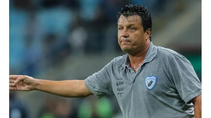 Pedro H. Tesch/AGIF. Adilson Batista exalta força do elenco na reta final da Série B
