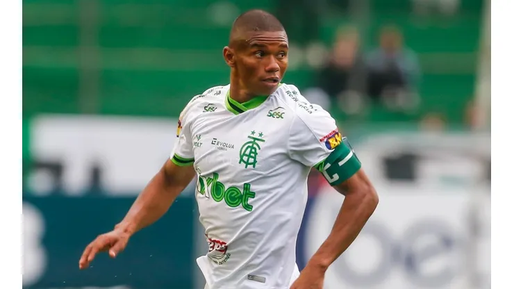 Foto: Luiz Erbes/AGIF - Juninho é o capitão do Coelho.