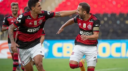Foto: Alexandre Vidal/Flamengo - Pedro e Éverton Ribeiro, considerados titulares, entraram em segundo tempo contra o Ceará
