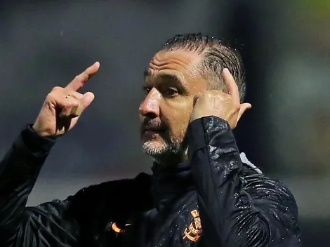 Vítor Pereira toma decisão surpreendente sobre renovação do Corinthians com Fábio Santos