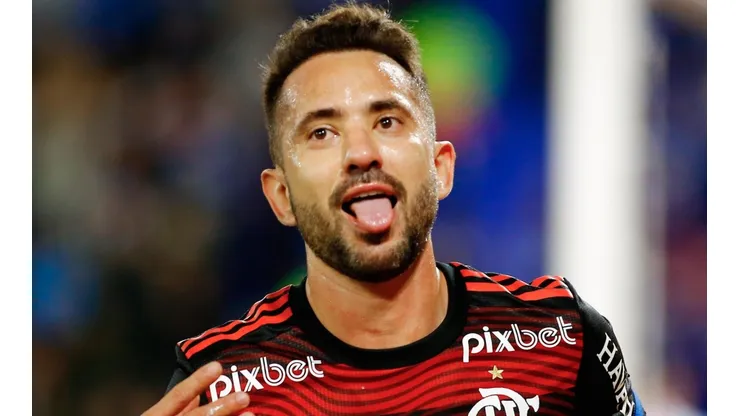 Foto: Fotobairesarg/AGIF- Everton Ribeiro marcou o segundo gol da goleada.