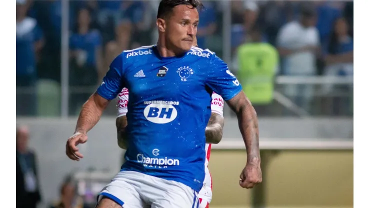 Agif/Fernando Moreno - Edu consegue superar Ronaldo com gol relâmpago