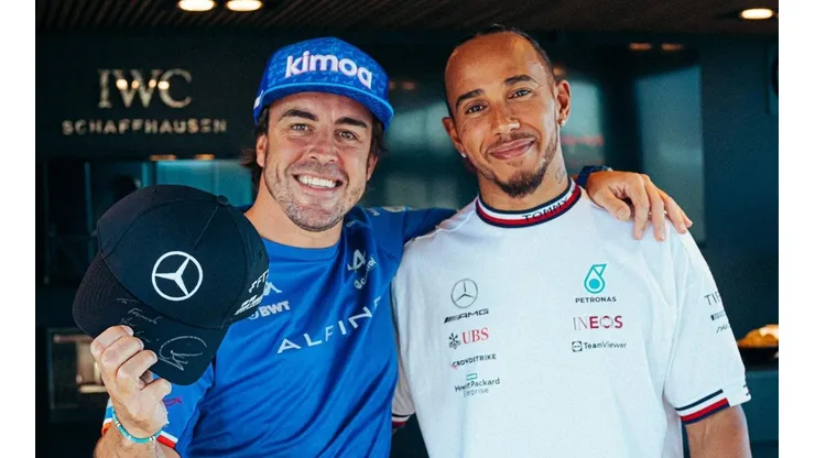 Alonso e Hamilton postaram uma foto juntos