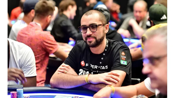 Rafael Moraes durante torneio de poker na Espanha (Foto: Tomas Stacha/PokerStars)