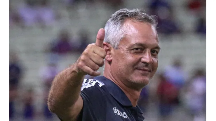 Lisca se rende a xodó do Fluminense e o coloca como acima da média