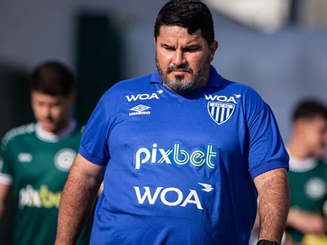 "Time virou uma..."; Torcida do Avaí escancara críticas a Barroca após derrota para o Inter