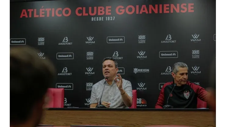 Foto: Flickr Atlético Goianiense - Adson em coletiva no Dragão.