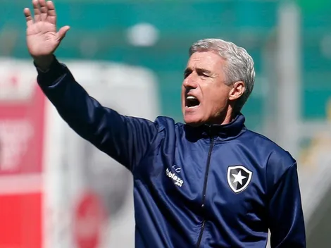 "Vão me desculpar, mas..."; Luís Castro ignora distância do Botafogo para Z-4