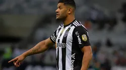 Hulk com a camisa do Atlético-MG (Foto: Fernando Moreno/AGIF)