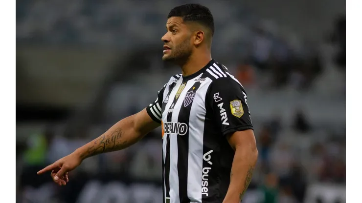 Hulk com a camisa do Atlético-MG (Foto: Fernando Moreno/AGIF)