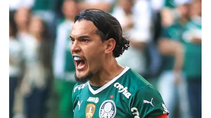 - Gómez