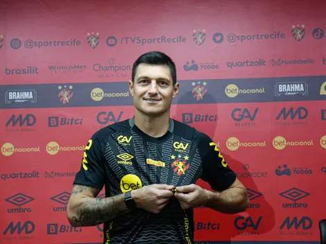 Denis ativa modo sincerão e manda recado sobre comparações com ídolo do Sport