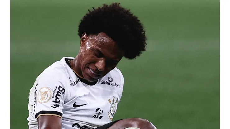 - Willian ainda está sem clube desde que saiu do Timão