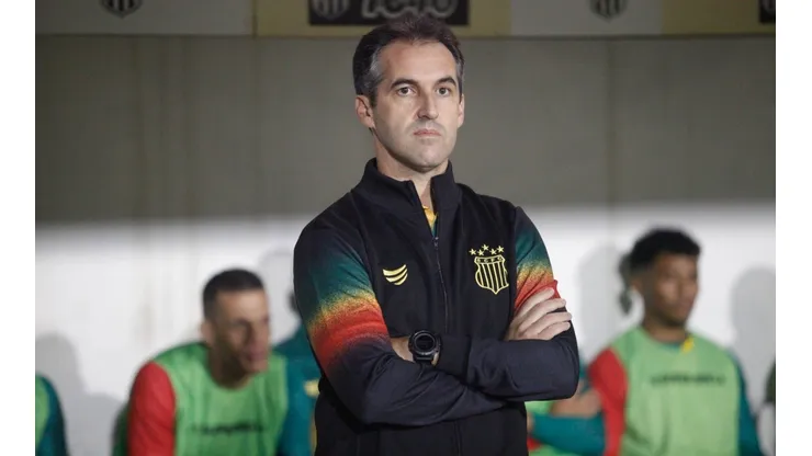 Rogério Capela/AGIF. Leo Condé tem semana cheia para preparar Sampaio Corrêa para o fim de semana