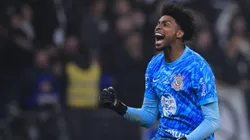 Goleiro começou a trajetória no Timão entre os titulares