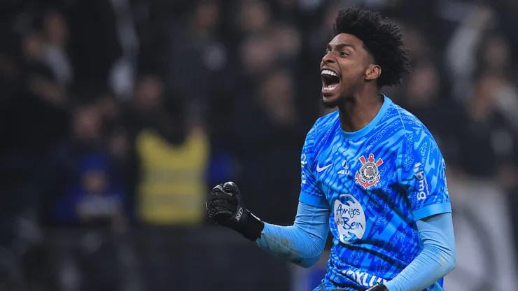 Goleiro começou a trajetória no Timão entre os titulares