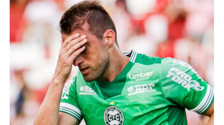 Foto: Rafael Vieira/AGIF - Henrique: zagueiro abriu o jogo sobre momento do Coritiba