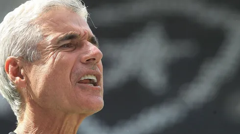 Foto: Vitor Silva/Botafogo/Divulgação - Luís Castro: técnico está preocupado com problema do Botafogo