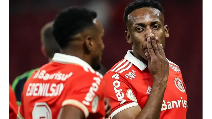 Foto: Pedro H. Tesch/AGIF | Moises atuou em 19 partidas nesta temporada com a camisa colorada