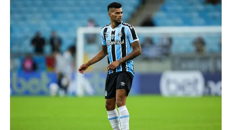 Pedro H. Tesch/AGIF - Rodrigues em ação pelo Grêmio.