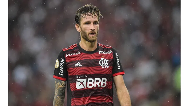 Foto: Thiago Ribeiro/AGIF - Léo Pereira vem sendo titular da zaga do Flamengo sob o comando de Dorival Júnior