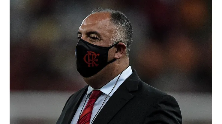 “Depende de Braz”; Medalhão com salário de R$ 1 milhões espera o Fla para assinar contrato longo