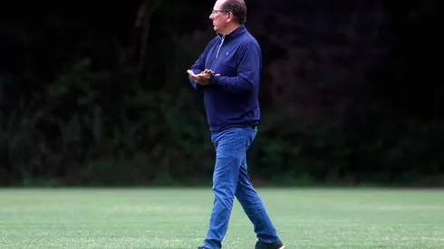 Textor reafirma rivalidade entre Lyon x PSG e fala sobre situação de Paquetá: "Importante jogador"