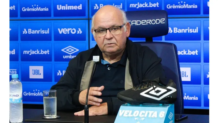 Foto: Rodrigo Fatturi/Grêmio/Divulgação - Pres. Romildo Bolzan Júnior: presidente não irá tratar da renovação do defensor