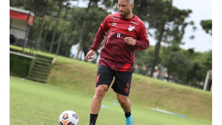 Gustavo Oliveira/Athletico - Marlos quer deixar o Athletico