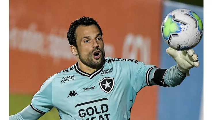 Cavalieri entra em ação contra o Botafogo e pede ‘bolada’ milionária