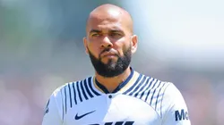 Hector Vivas/Getty Images/ "Só resta falar"; Daniel Alves rebate pentacampeão pela Seleção Brasileira sobre ida para o Pumas.