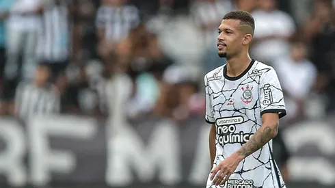 Foto: Thiago Ribeiro/AGIF | JV puxa a fila de vendas a Portugal