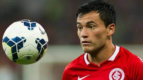 Aránguiz está de saída do Inter e pode levar junto mais 6 atletas – Foto: Ramiro Furquim/AGIF