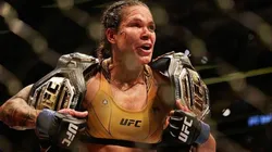 Amanda Nunes recuperou o cinturão dos galos