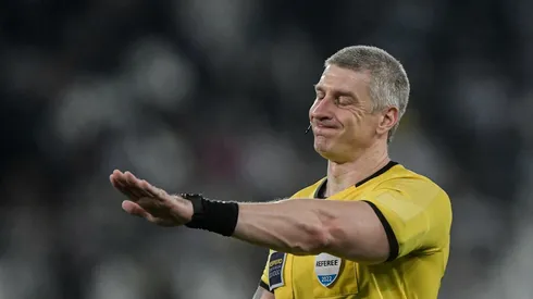 Anderson Daronco em ação por jogo do Brasileirão - Foto: Thiago Ribeiro/AGIF