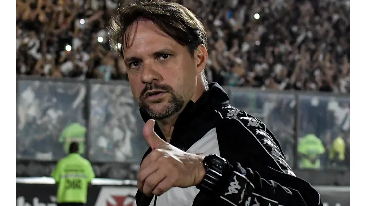 Foto: Thiago Ribeiro/AGIF - Maurício Souza: técnico tem reforços no Vasco para o fim de semana