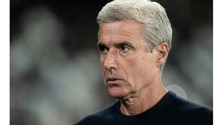 Luis Castro não tem utilizado o jogador no Botafogo (Foto: Jorge Rodrigues/AGIF)