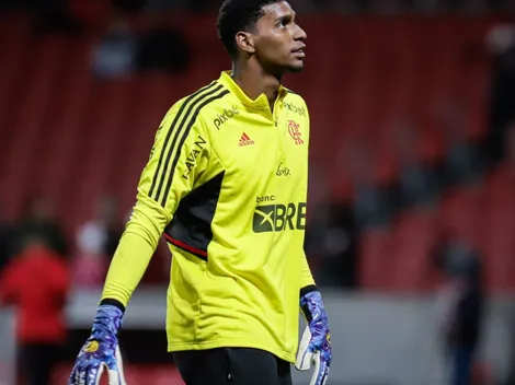 "Ele precisa jogar pra..."; Torcida não se cala após equipe europeia demonstrar interesse em Hugo Souza