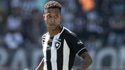 Foto: Jorge Rodrigues/AGIF | Tchê Tchê puxa a fila dos que podem ficar em 2º plano no Botafogo
