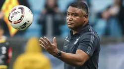 Foto: Pedro H. Tesch/AGIF - Roger Machado: com os novos reforços, técnico liberou saída de volante do Grêmio