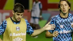 - Kannemann ao lado de Geromel