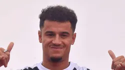 Philippe Coutinho em sua apresentação em São Januário. Estreia do meia está adiada.
