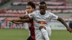 Helinho pelo RB Bragantino em partida contra o Athletico-PR. Foto: Robson Mafra/AGIF