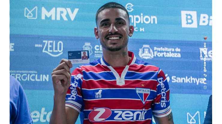 Thiago Galhardo foi anunciado com a camisa 91 no Fortaleza