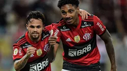 Foto: Thiago Ribeiro/AGIF - Michael (à esquerda) é bem avaliado pela direção do Corinthians, mas o problema é o preço pedido pelos árabes